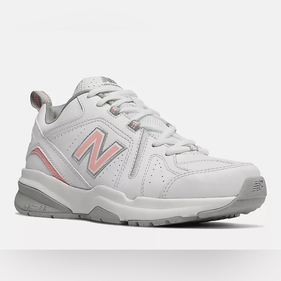 New Balance Women's 608 V5 Wide Fit Walking Shoes Size 9 - Picture 2 of 5